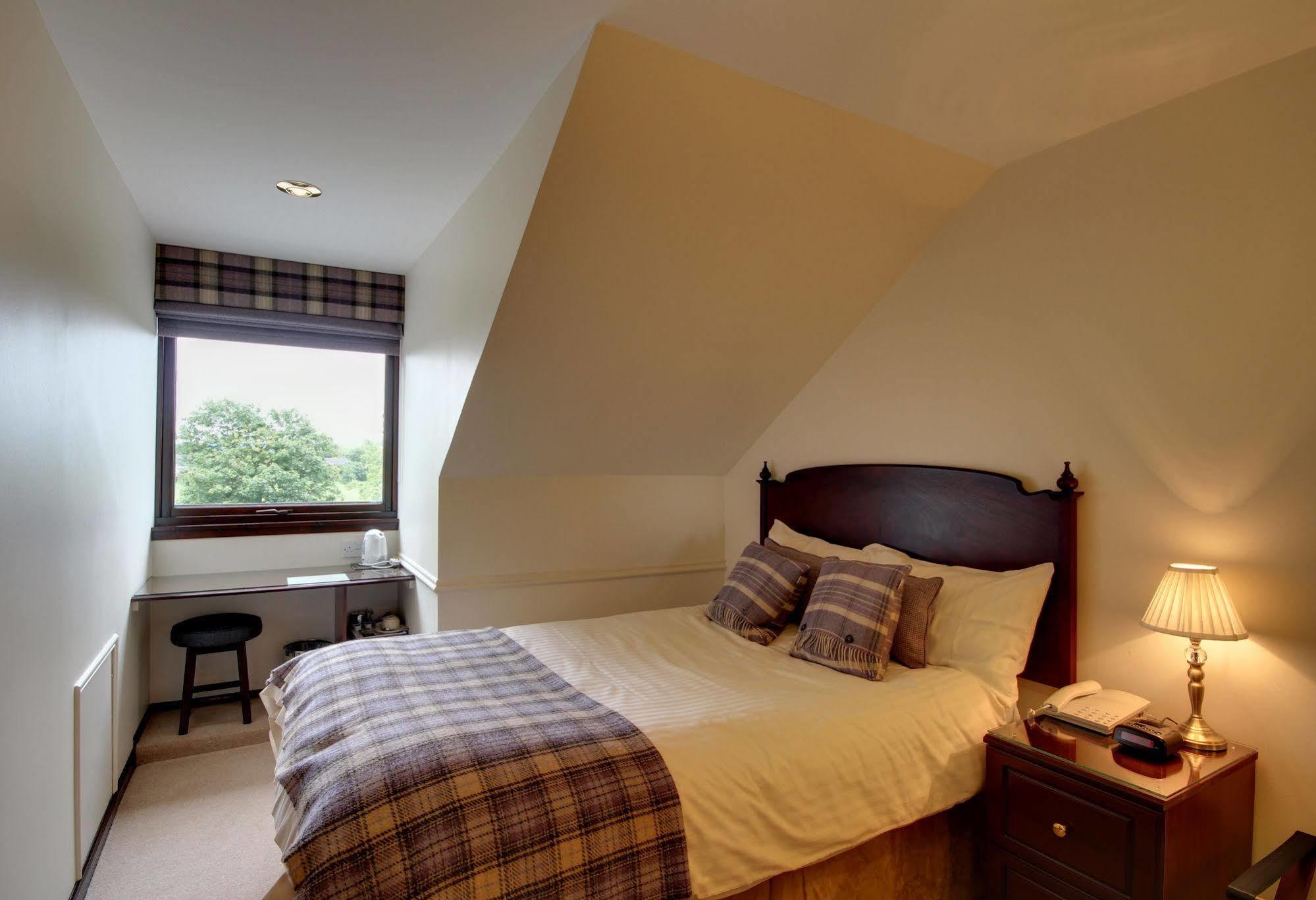 Strathburn Hotel Inverurie By Compass Hospitality Экстерьер фото
