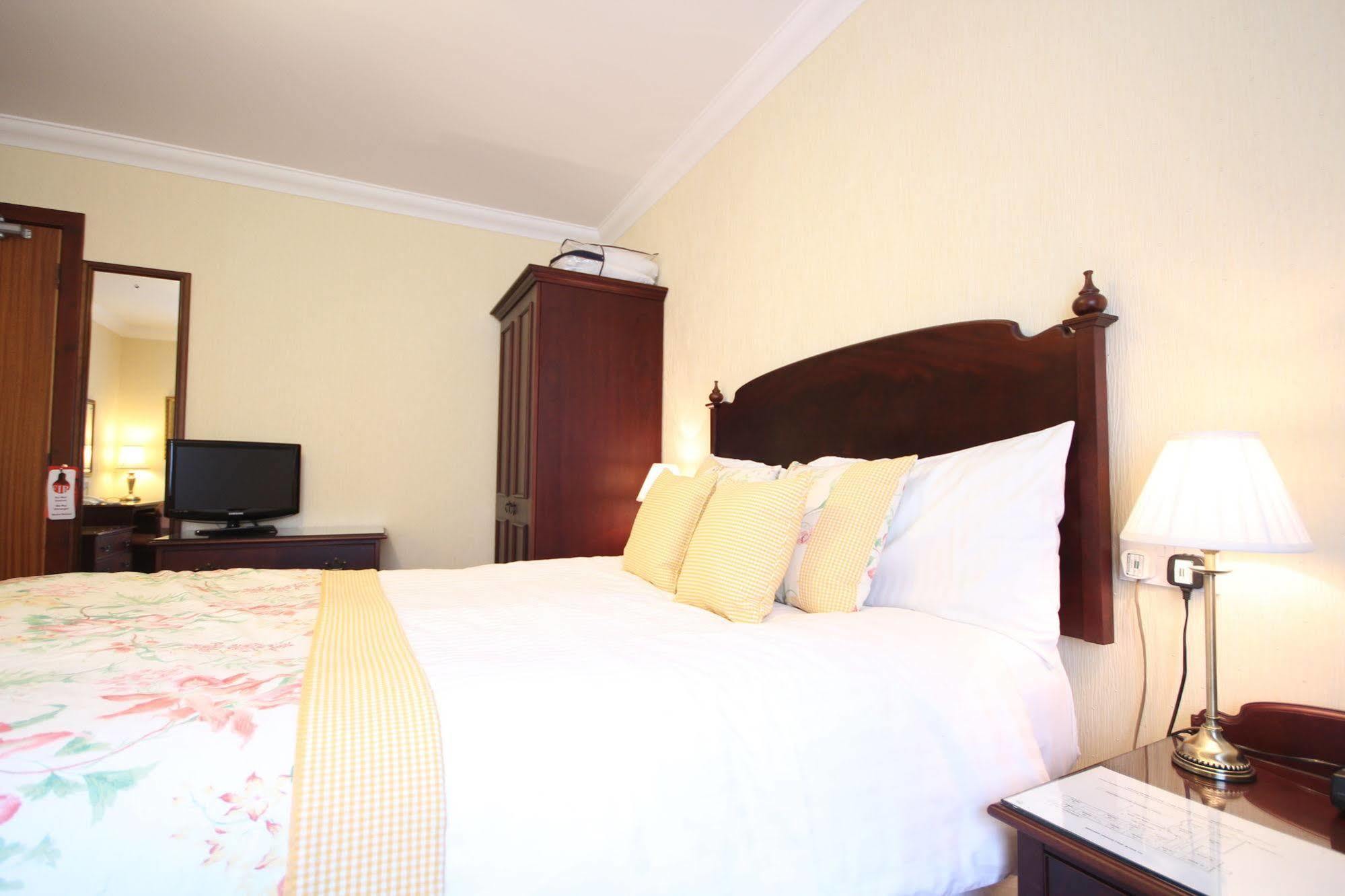 Strathburn Hotel Inverurie By Compass Hospitality Экстерьер фото
