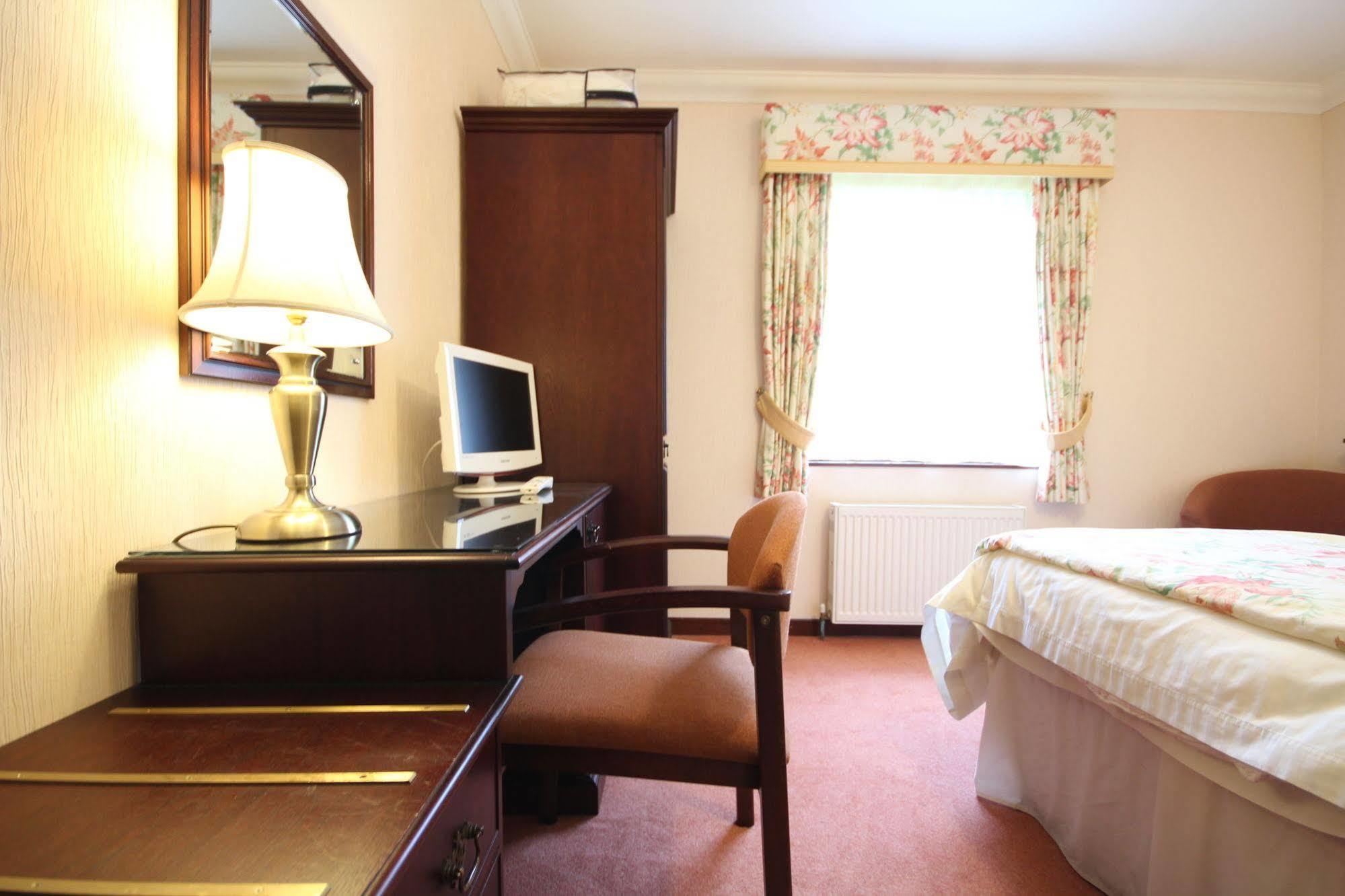 Strathburn Hotel Inverurie By Compass Hospitality Экстерьер фото