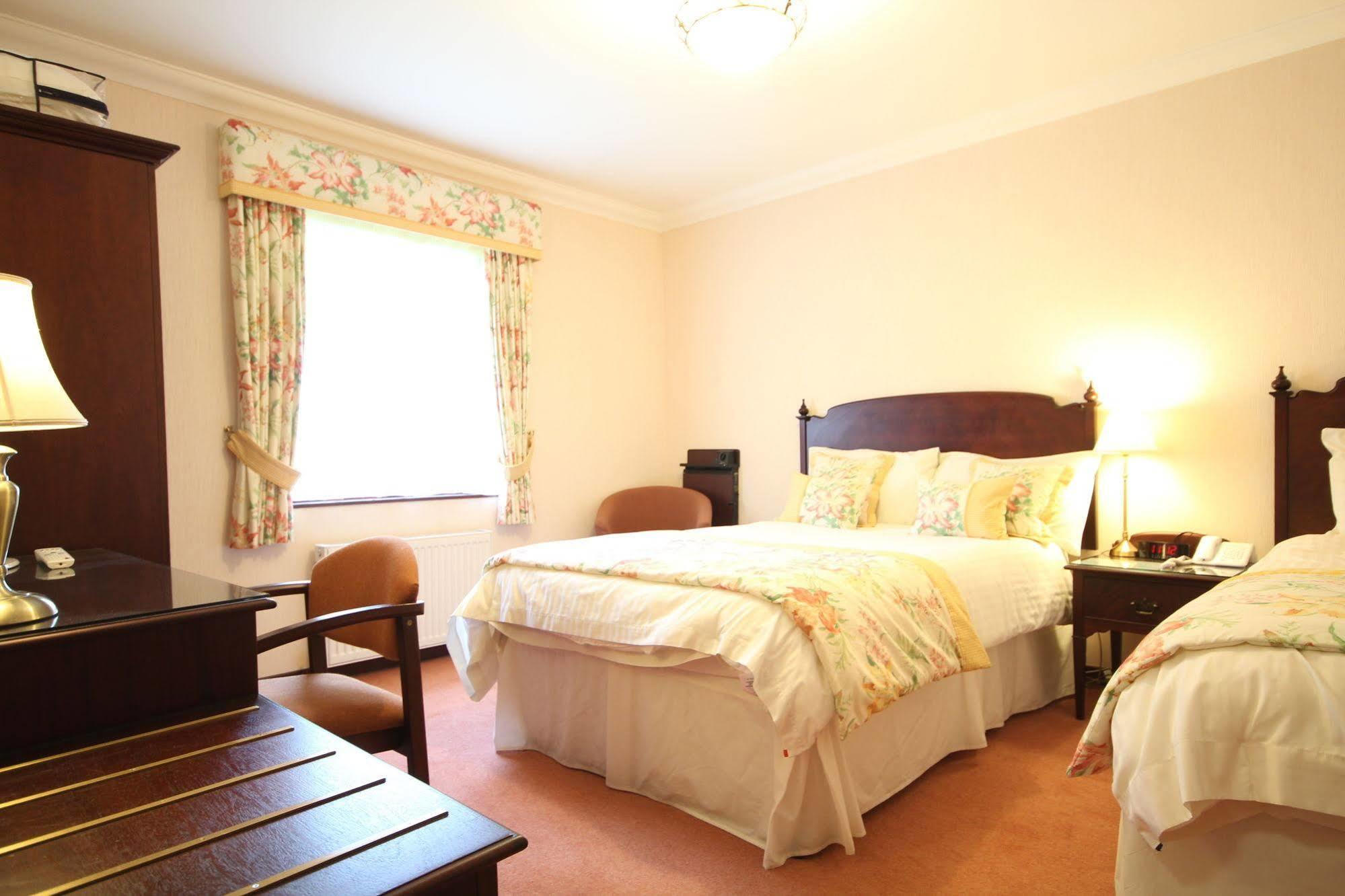 Strathburn Hotel Inverurie By Compass Hospitality Экстерьер фото